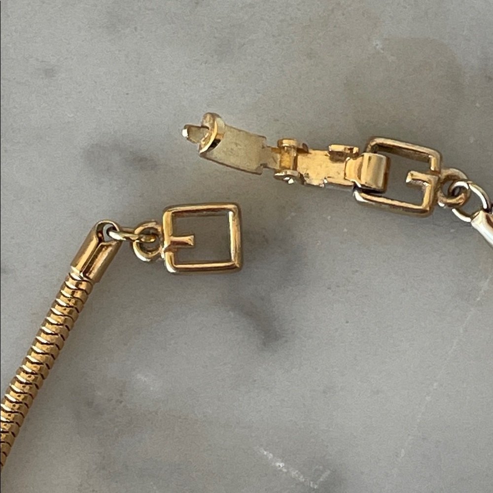 GIVENCHY Gold Serpentine Chain Rectangle Pink Cabochon Stone Necklace Vintage - Picture 11 of 17